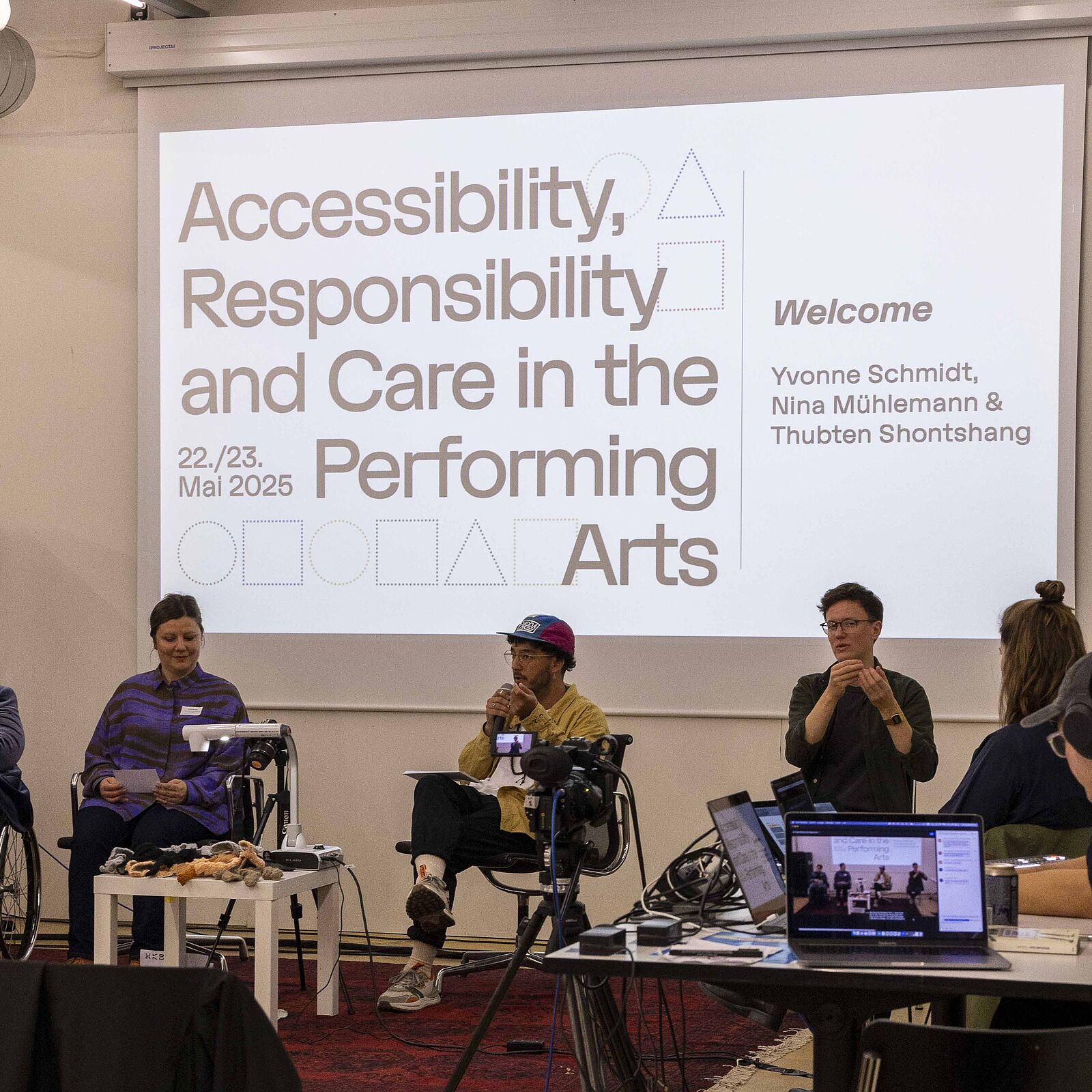 Impressionen des Symposiums an der HKB Bern, 22.-23.05.2025. Fotos: © Tina Schück & Ursina Orecchio.